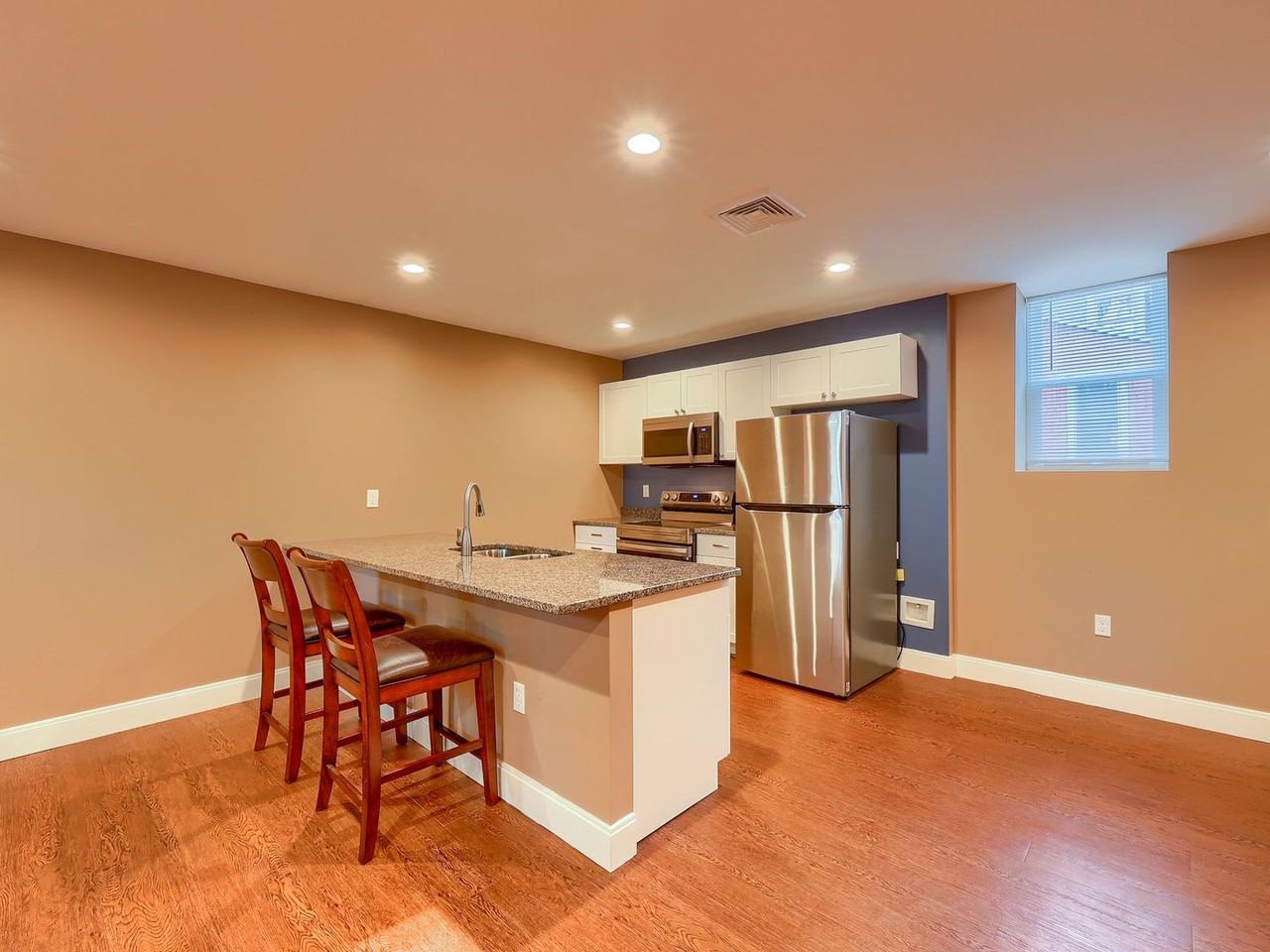 311 S River St - Photo 3 of 17