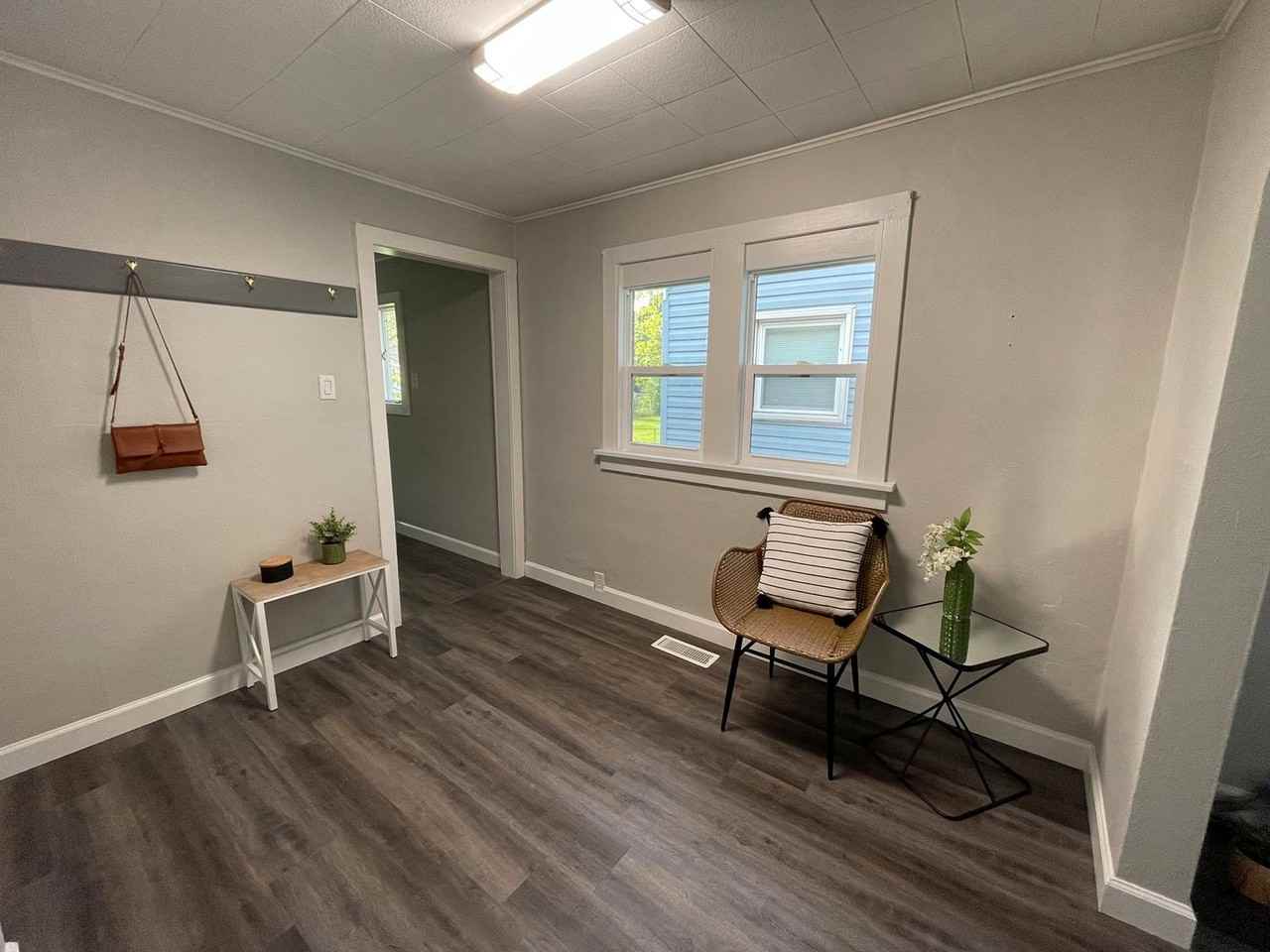 2401 S Grant St - Photo 4 of 10