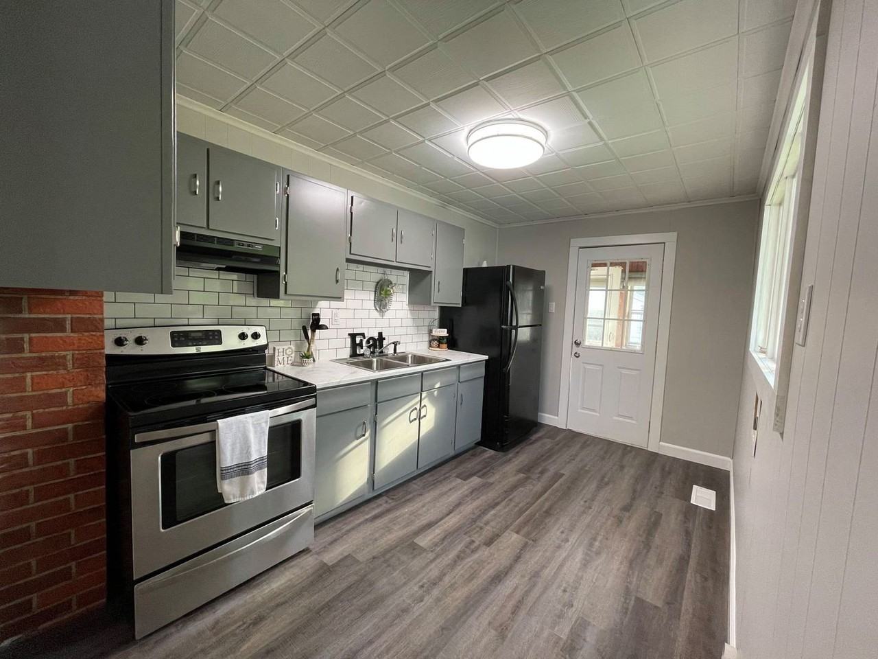 2401 S Grant St - Photo 5 of 10