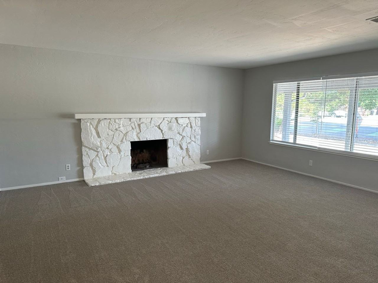 1276 Hillsdale Avenue - Photo 3 of 11