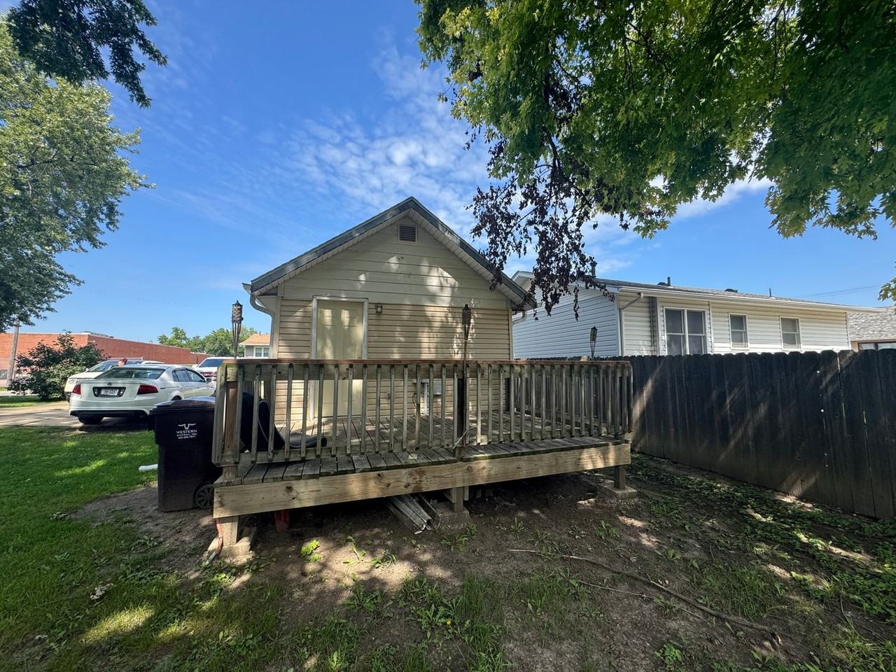 214 E 13th St - Photo 3 of 10