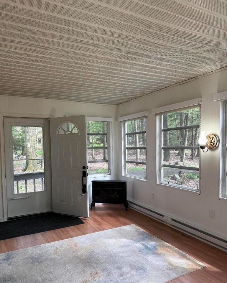 1146 Colt Ln - Photo 2 of 9