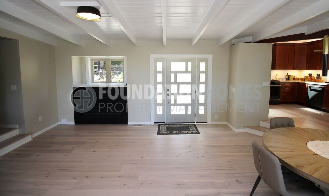 754 Panoramic Hwy - Photo 7 of 22