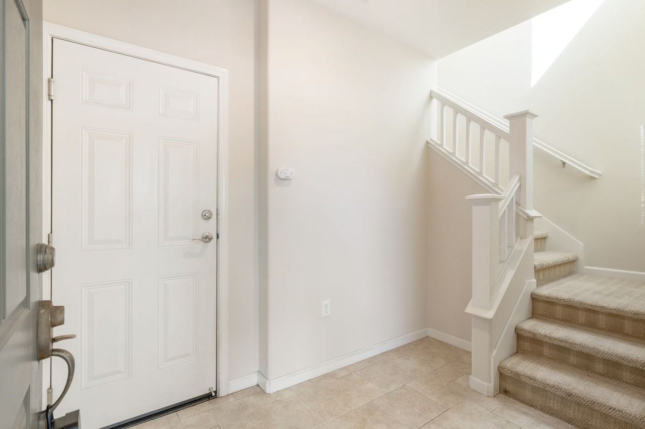 307 Bautista Pl - Photo 3 of 27