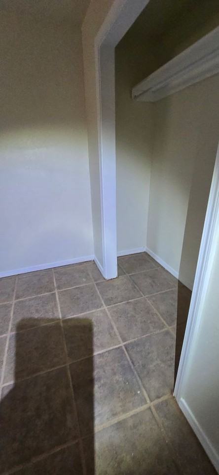 9801 Larkspur Ln - Photo 5 of 19