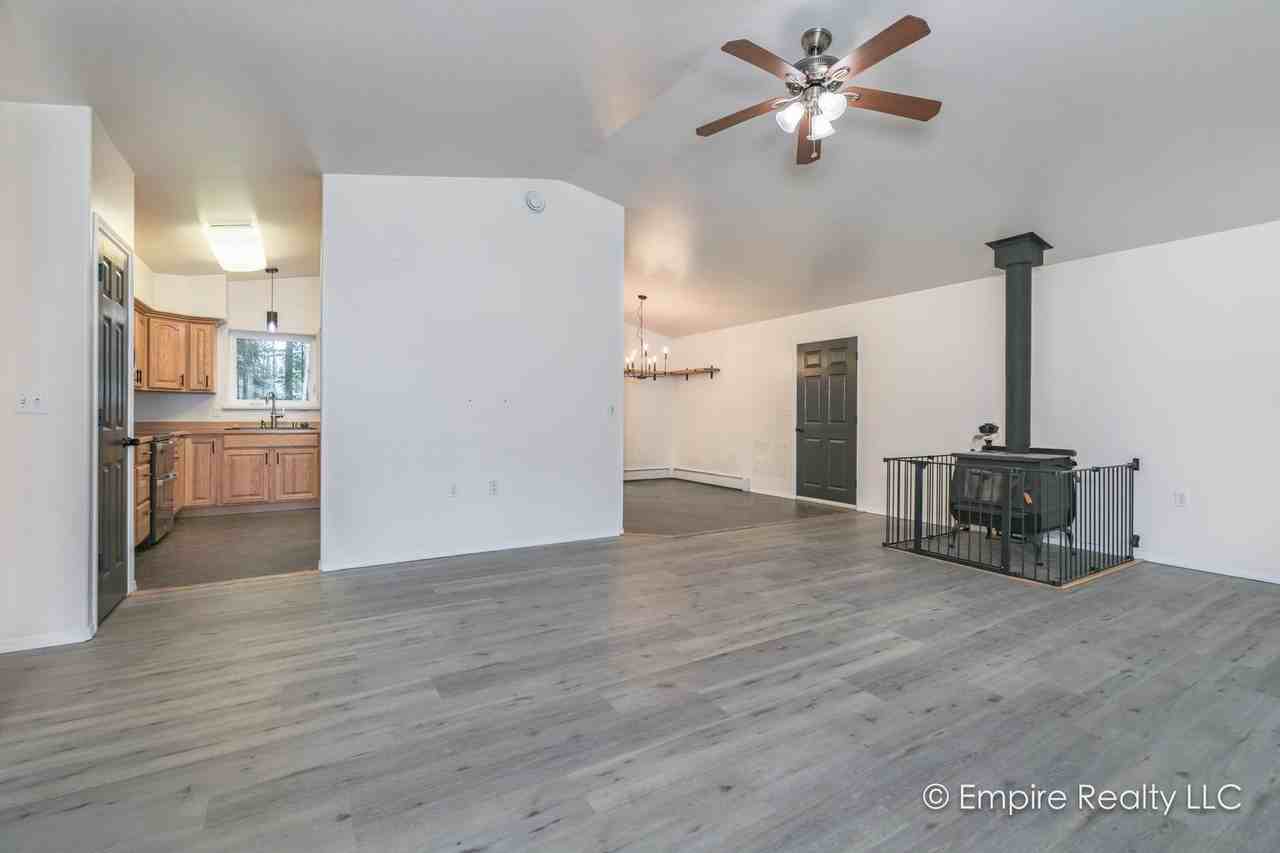 2422 Topeka Dr - Photo 3 of 17