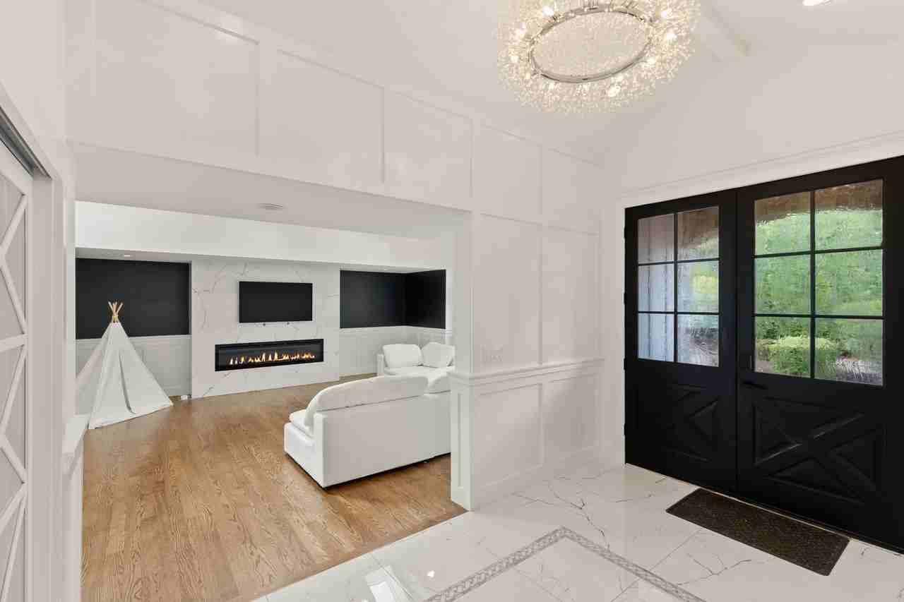 516 172nd Pl Ne - Photo 3 of 16