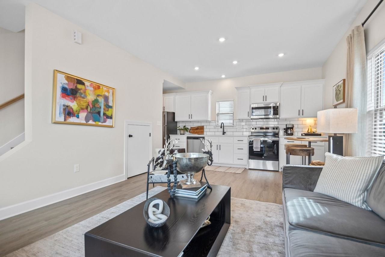 Mountain Home - Photo 7 of 18