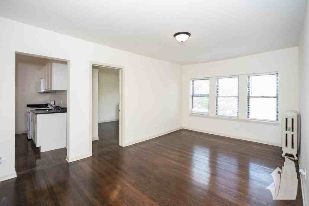 5736 North Winthrop Avenue, Unit 48 - Photo 2 of 9