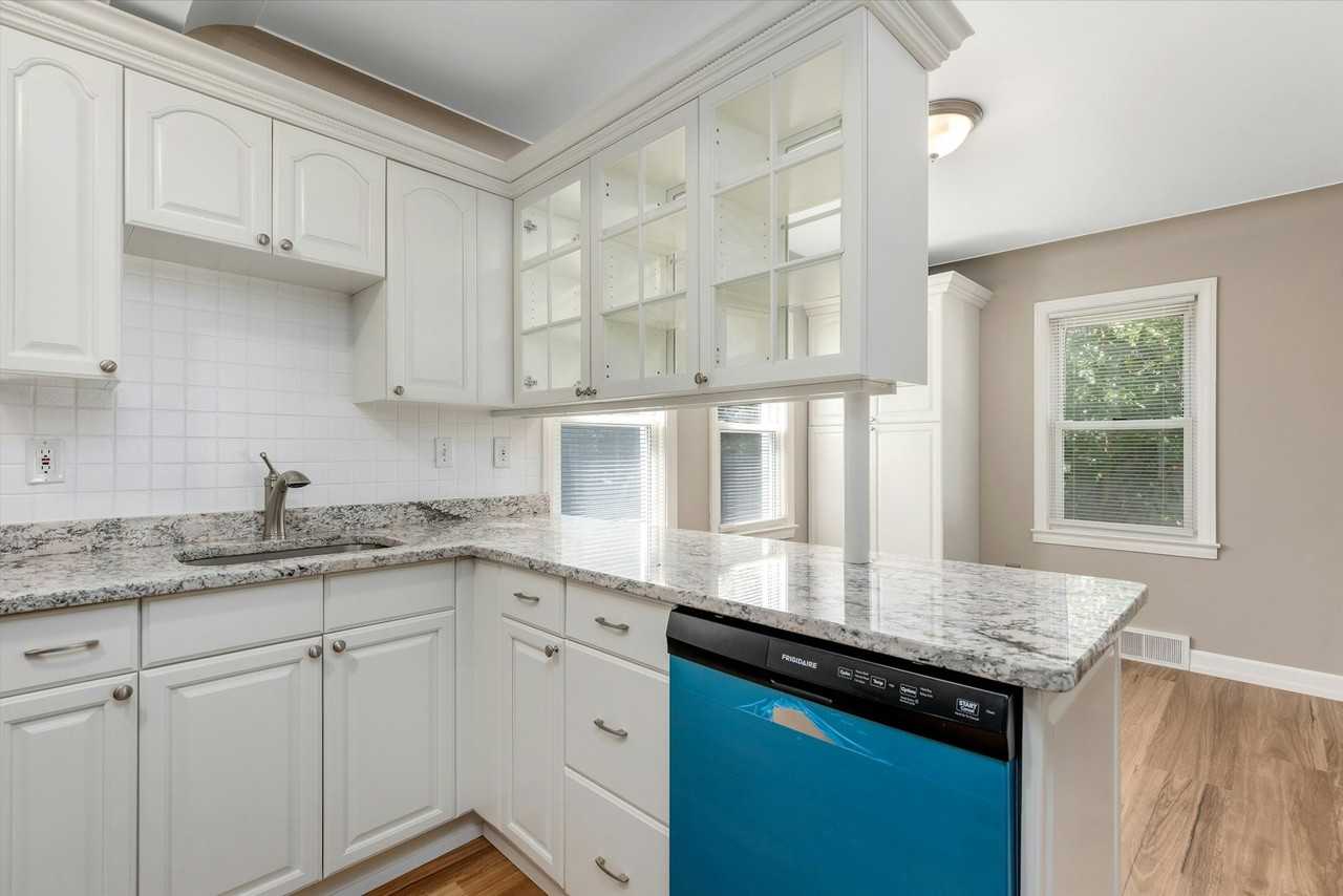 712 Golf Avenue - Photo 3 of 23