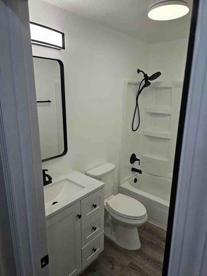 350 Crestline Court, Unit B - Photo 2 of 10
