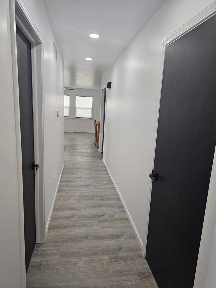 350 Crestline Court, Unit B - Photo 3 of 10