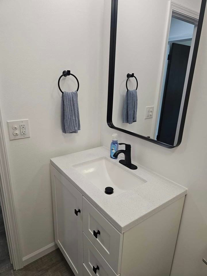 350 Crestline Court, Unit B - Photo 4 of 10