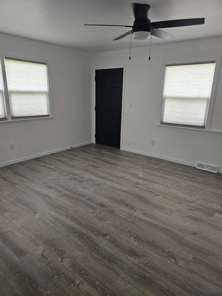 350 Crestline Court, Unit B - Photo 6 of 10