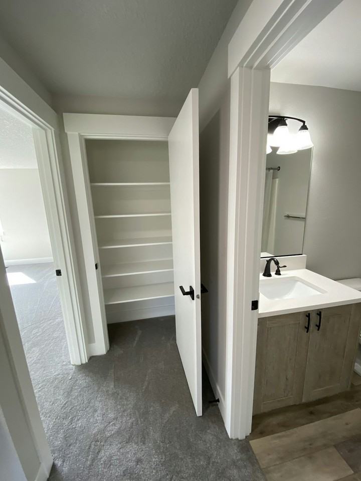 5835 Northwest Landing Drive - Photo 5 of 13