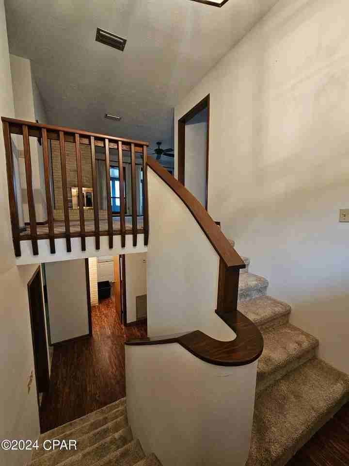 1437 Parkway Dr - Photo 6 of 19