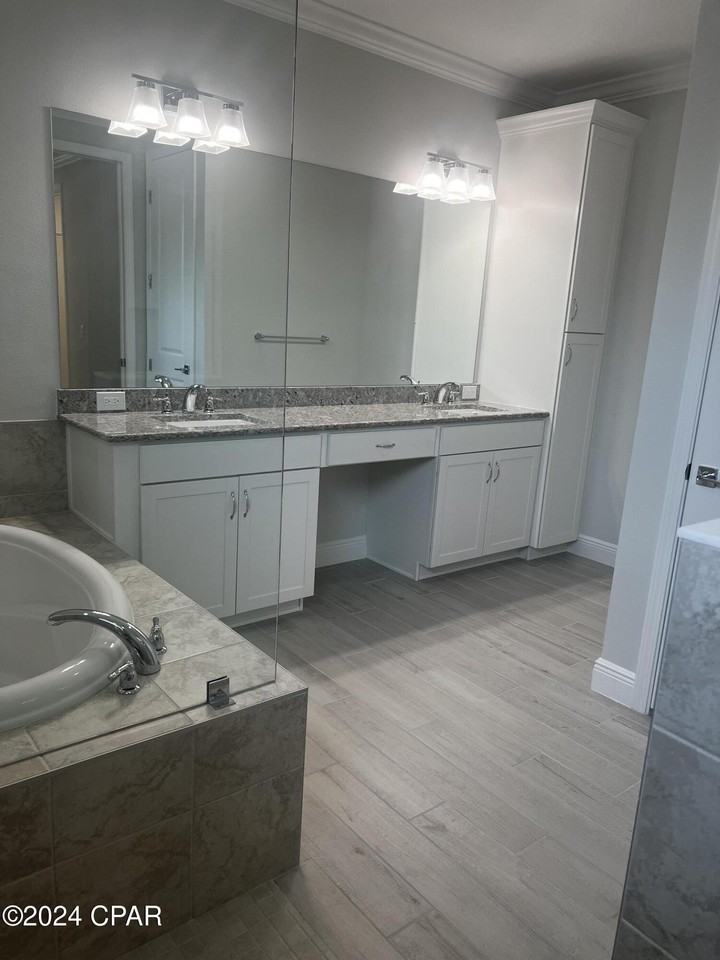 8765 Coral Reef Way - Photo 4 of 27