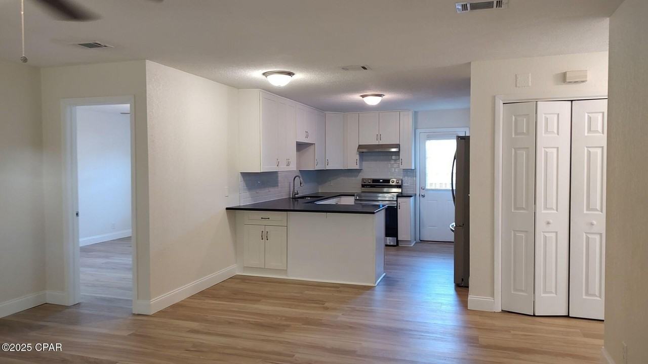 6217 Pinetree Ave Unit B #B - Photo 3 of 14