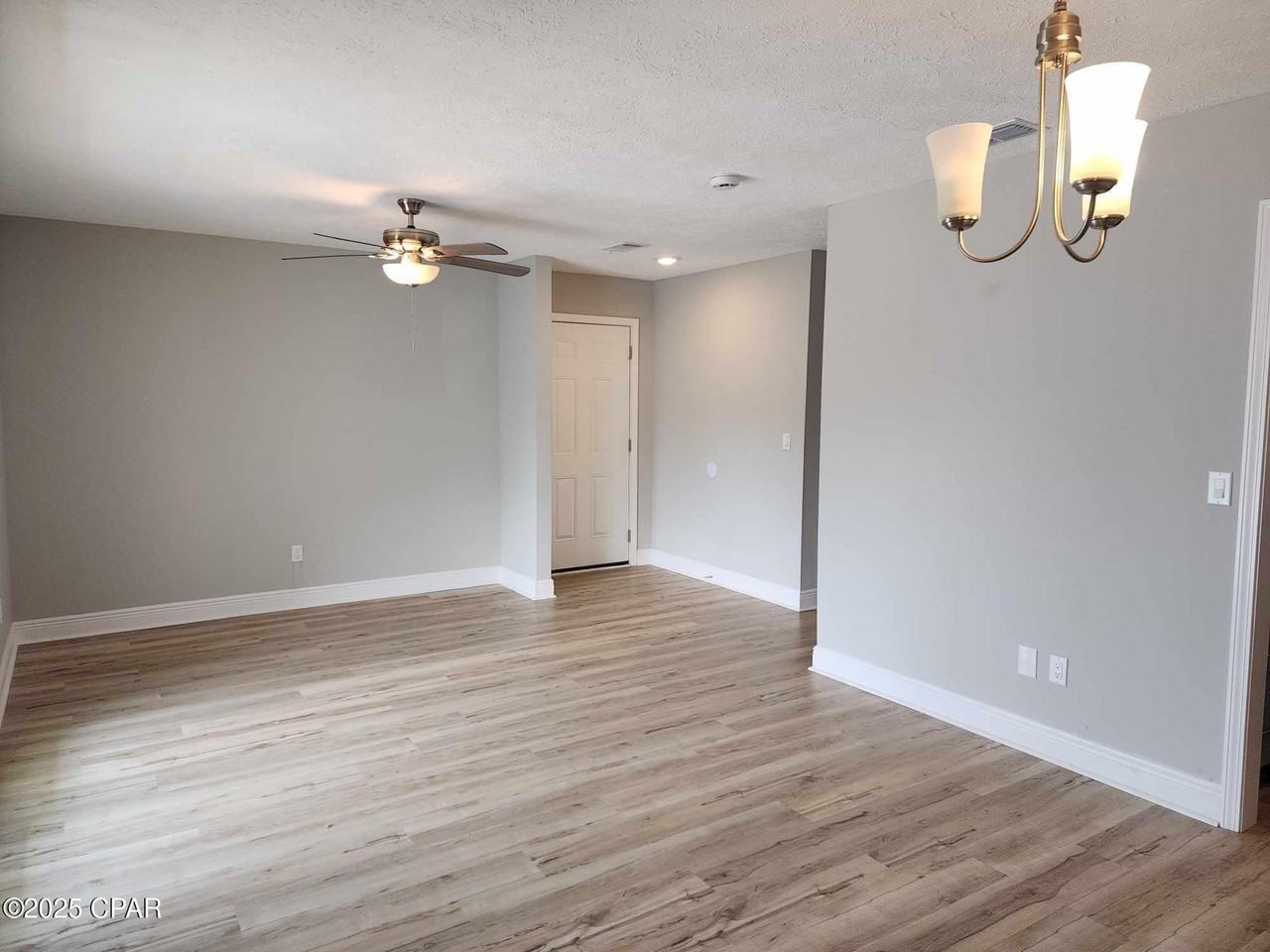 311 Pennsylvania Ave - Photo 3 of 15