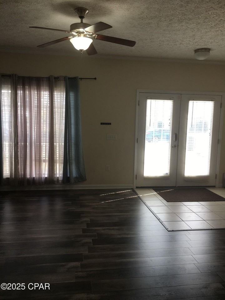 2615 Oakmont Dr - Photo 2 of 14