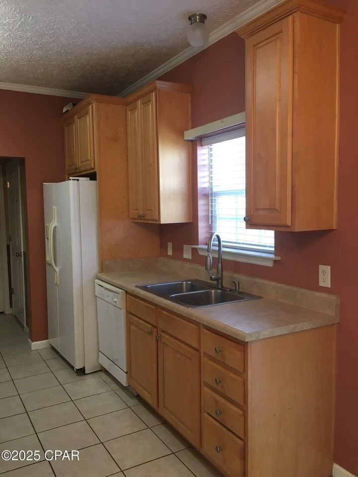 2615 Oakmont Dr - Photo 4 of 14