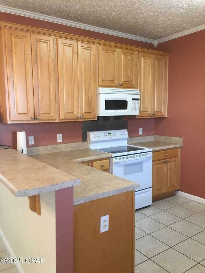 2615 Oakmont Dr - Photo 5 of 14