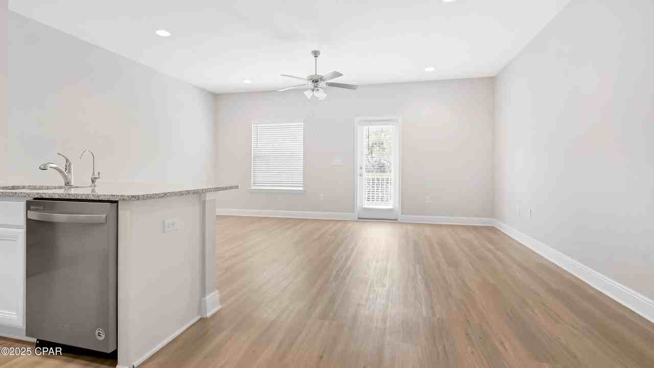 7590 Shadow Lake Dr - Photo 6 of 24