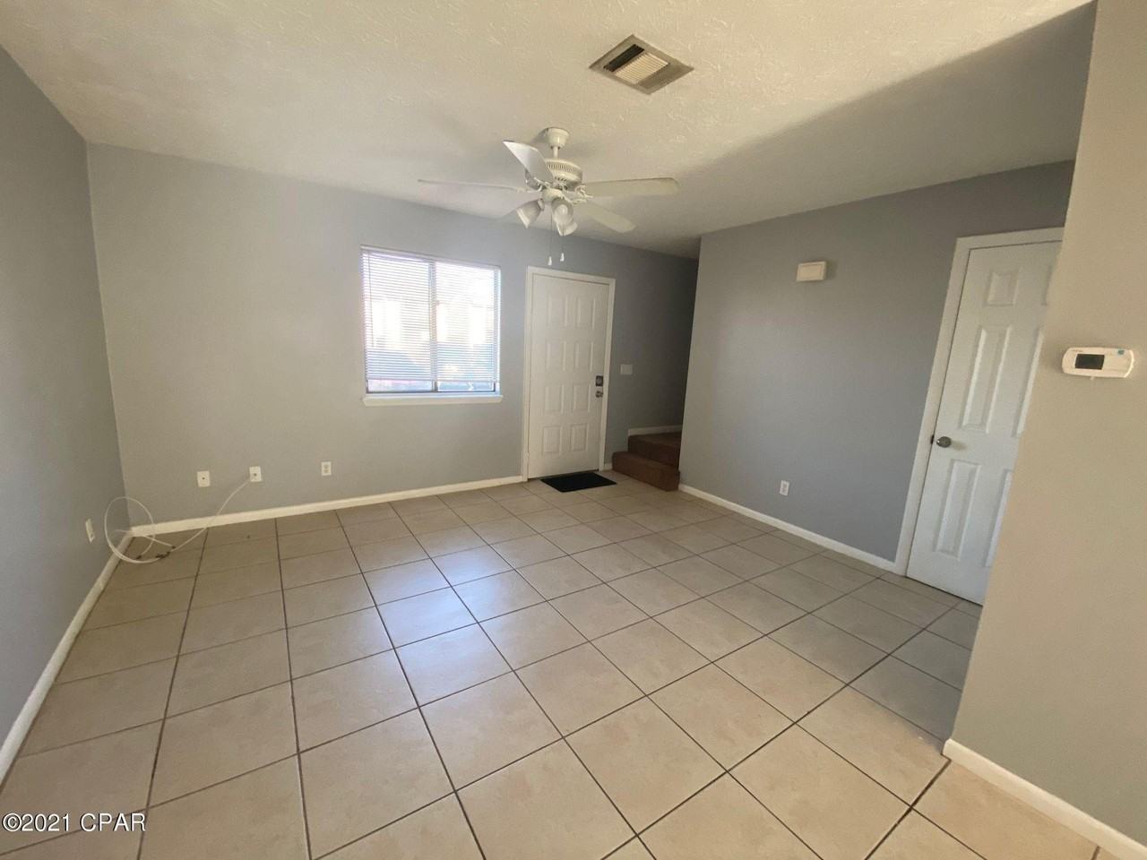 409 Venetian Way - Photo 4 of 13