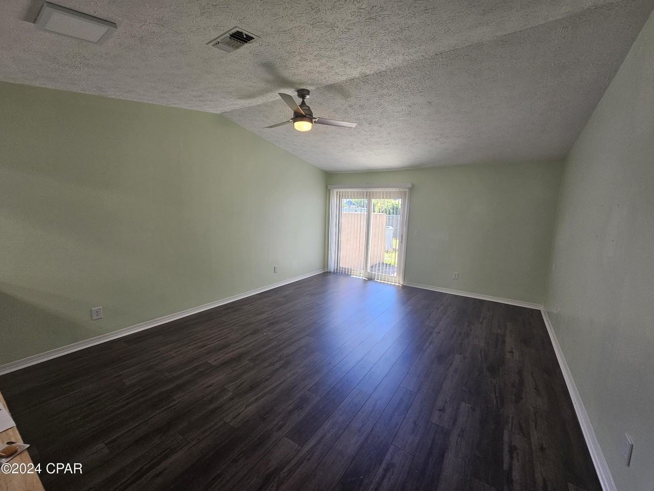 5100 Hickory St - Photo 3 of 13