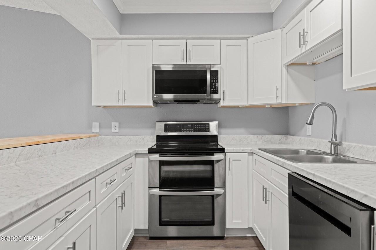 5102 Hickory St - Photo 4 of 17