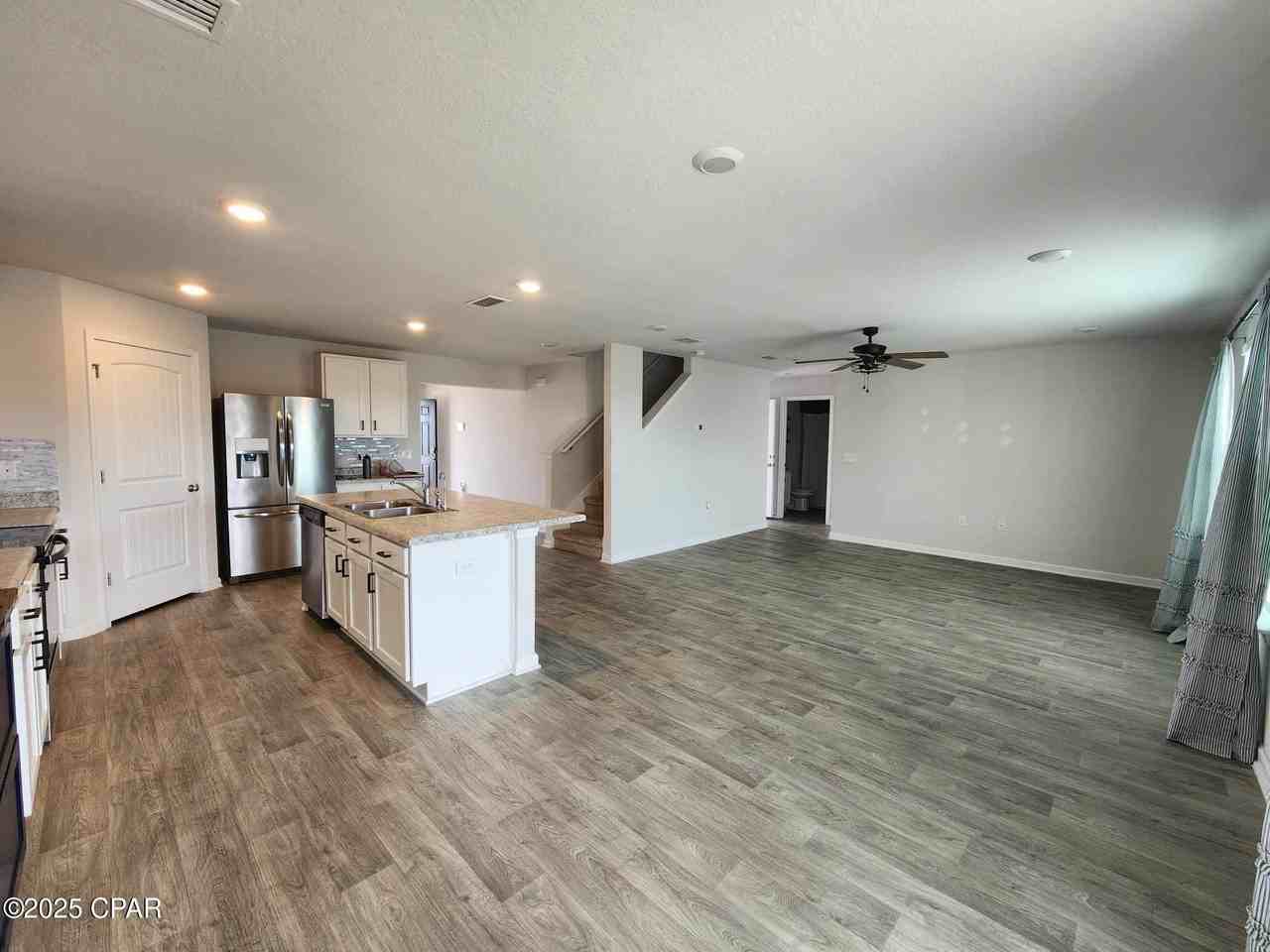 7300 Ellie B Dr - Photo 6 of 15