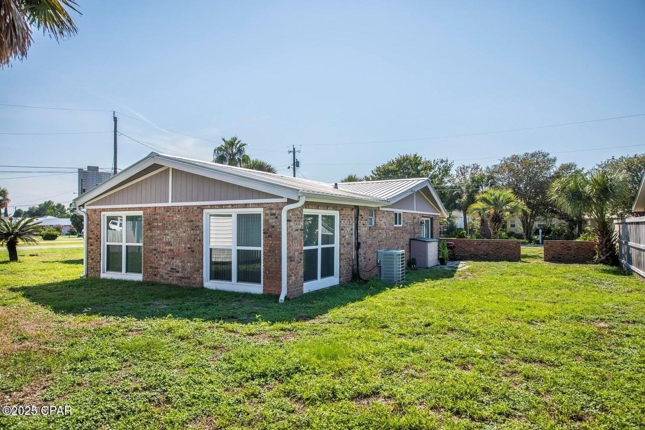 403 E Gulf Blvd - Photo 6 of 38