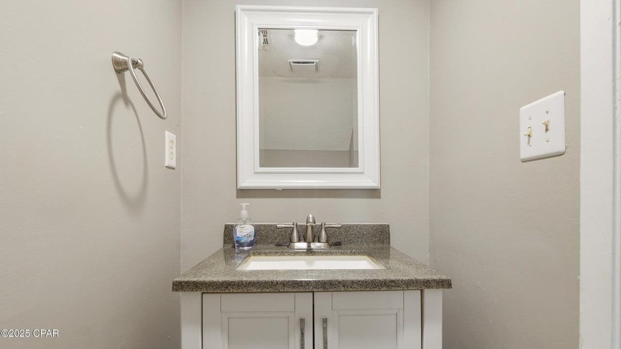 2518 Johnson Dr - Photo 6 of 27