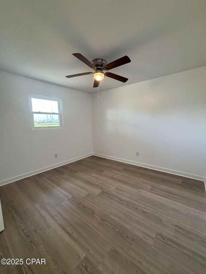 715 W 17th St Apt 3 #3 - Photo 3 of 8