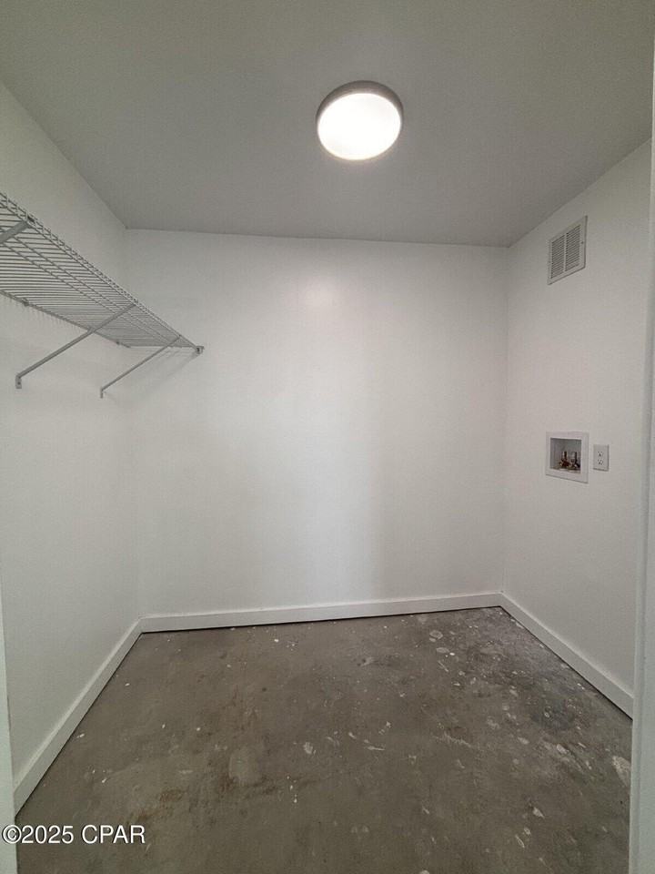 715 W 17th St Apt 3 #3 - Photo 5 of 8