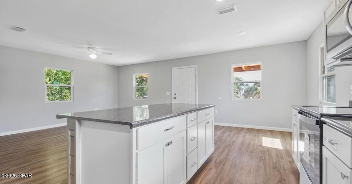 2806 East 3rd Court - Photo 3 of 17