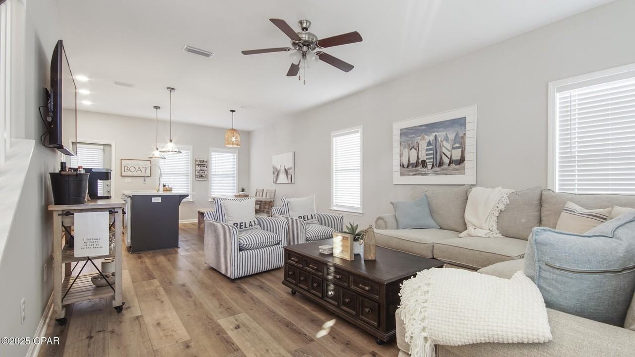 408 Raven Lane - Photo 2 of 31