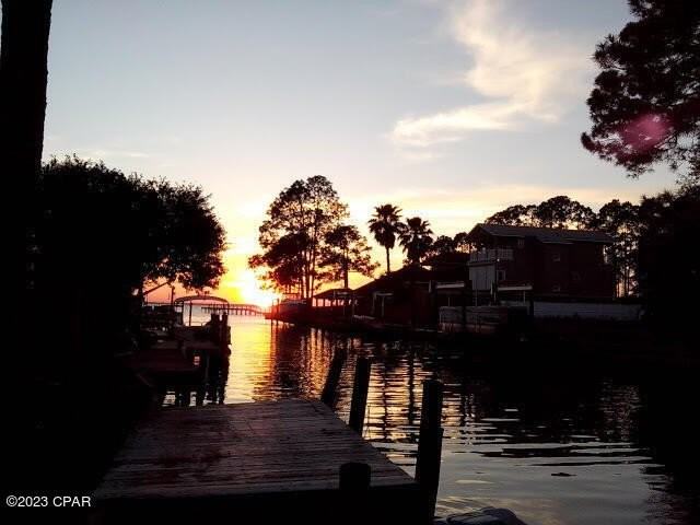 1309 Capri Dr - Photo 2 of 10