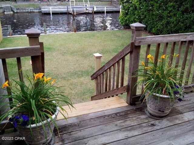 1309 Capri Dr - Photo 3 of 10