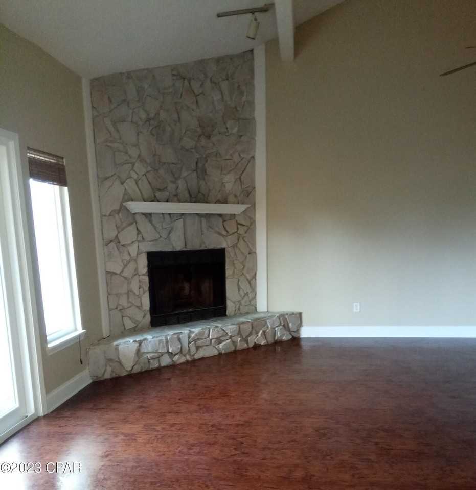 1309 Capri Dr - Photo 5 of 10