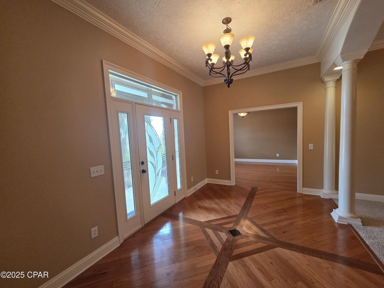 3401 Hillcrest Dr - Photo 2 of 34