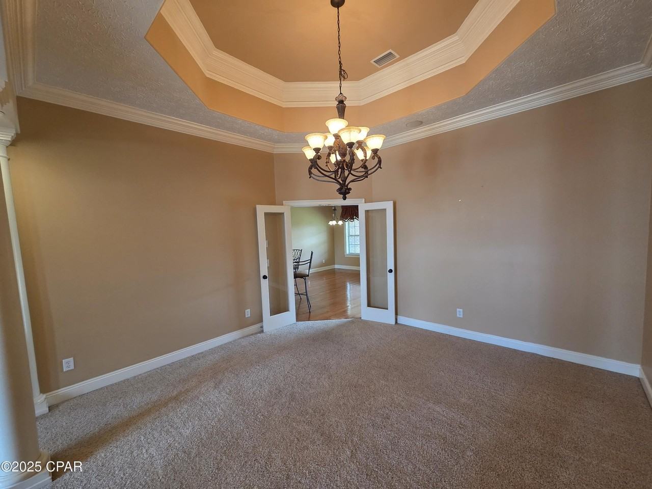 3401 Hillcrest Dr - Photo 5 of 34