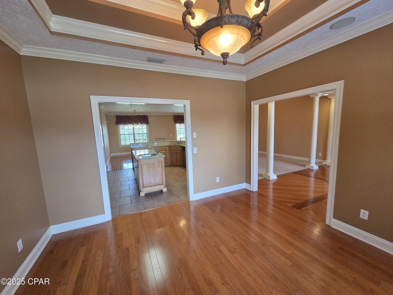 3401 Hillcrest Dr - Photo 7 of 34