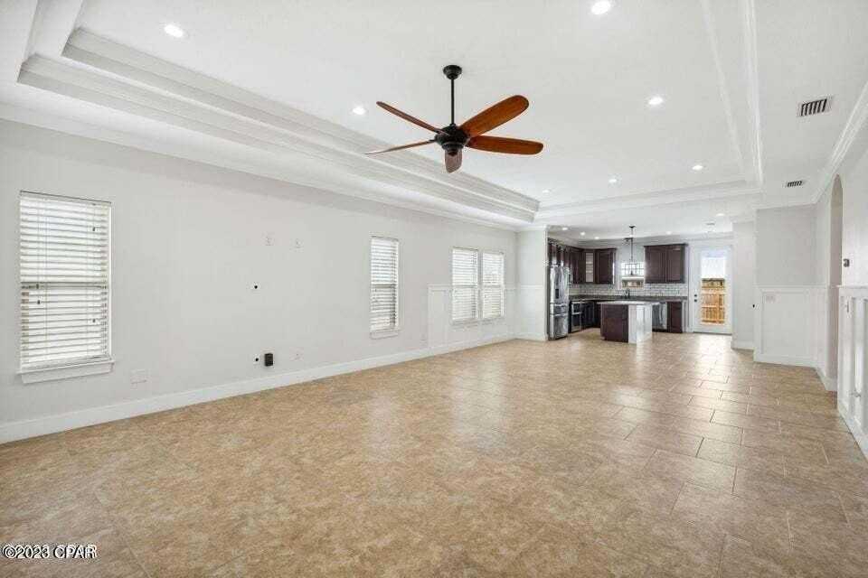 1414 Graham Ln - Photo 4 of 21