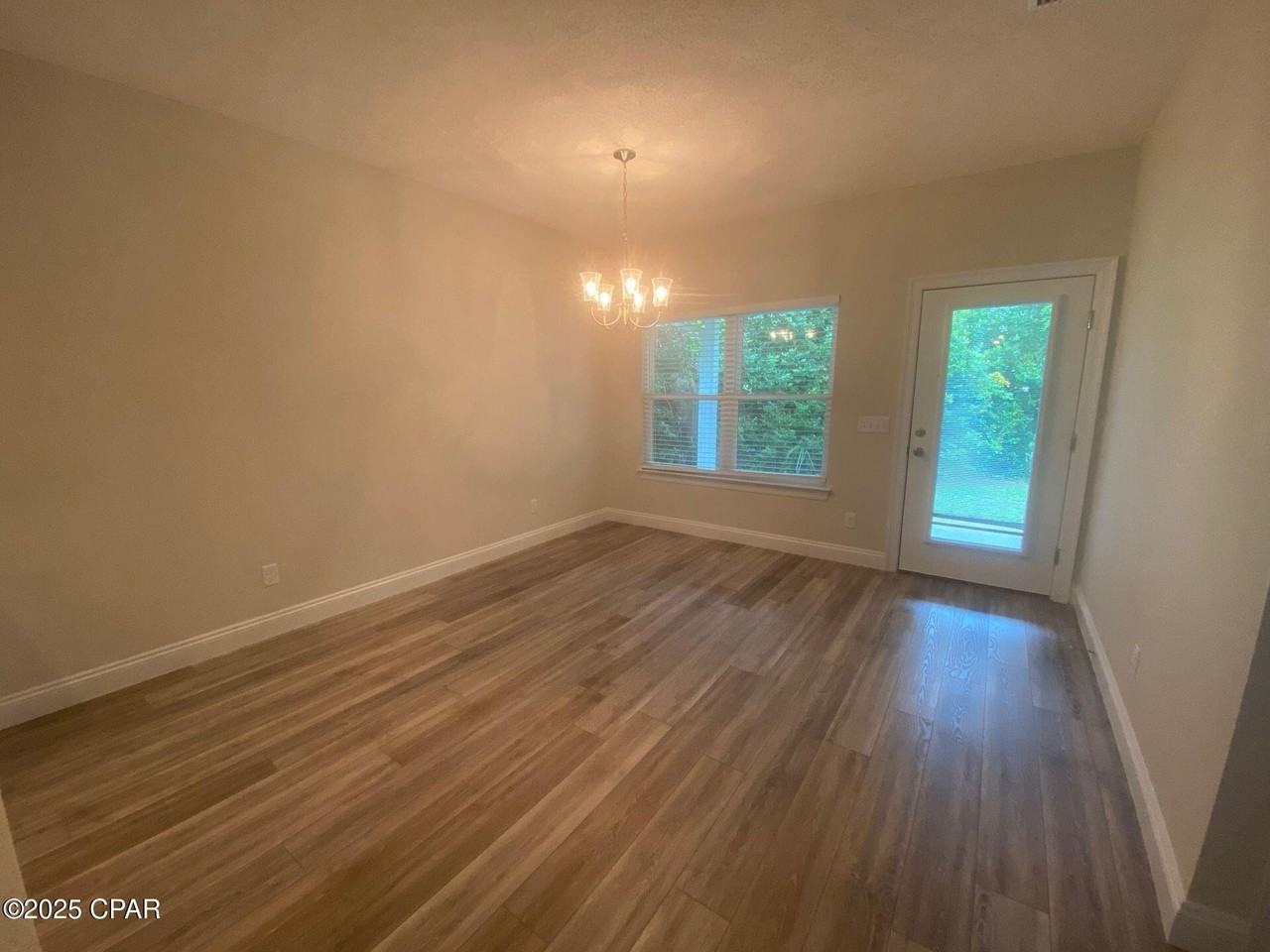 1001 Clay Ave - Photo 4 of 15