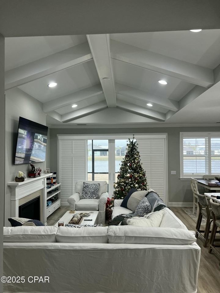 8436 Coral Reef Way - Photo 5 of 44