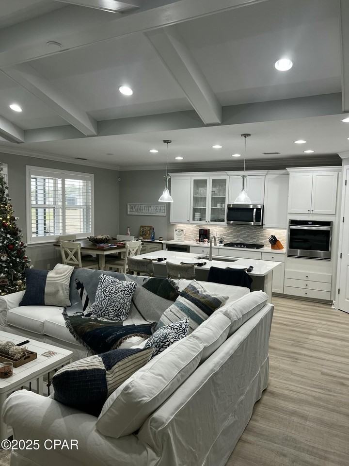 8436 Coral Reef Way - Photo 7 of 44