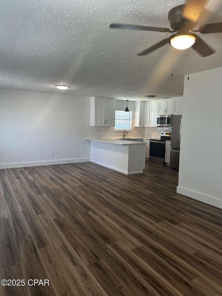 615 Gardenia St - Photo 2 of 8