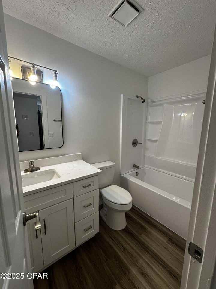 615 Gardenia St - Photo 5 of 8