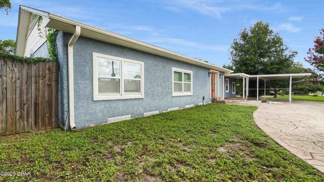 205 N Macarthur Ave - Photo 3 of 37